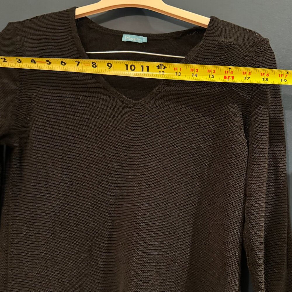 J McLaughlin Slinky V Neck Black Sweater - M - Picture 4 of 7